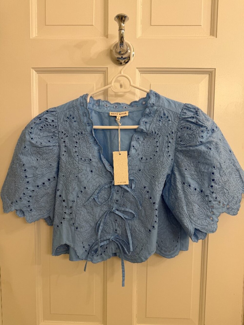 Moon River Eyelet Top NWT Small